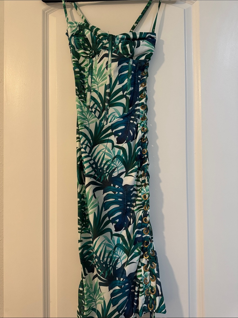 Hot Miami Styles Green and White Tropical Print Midi Dress